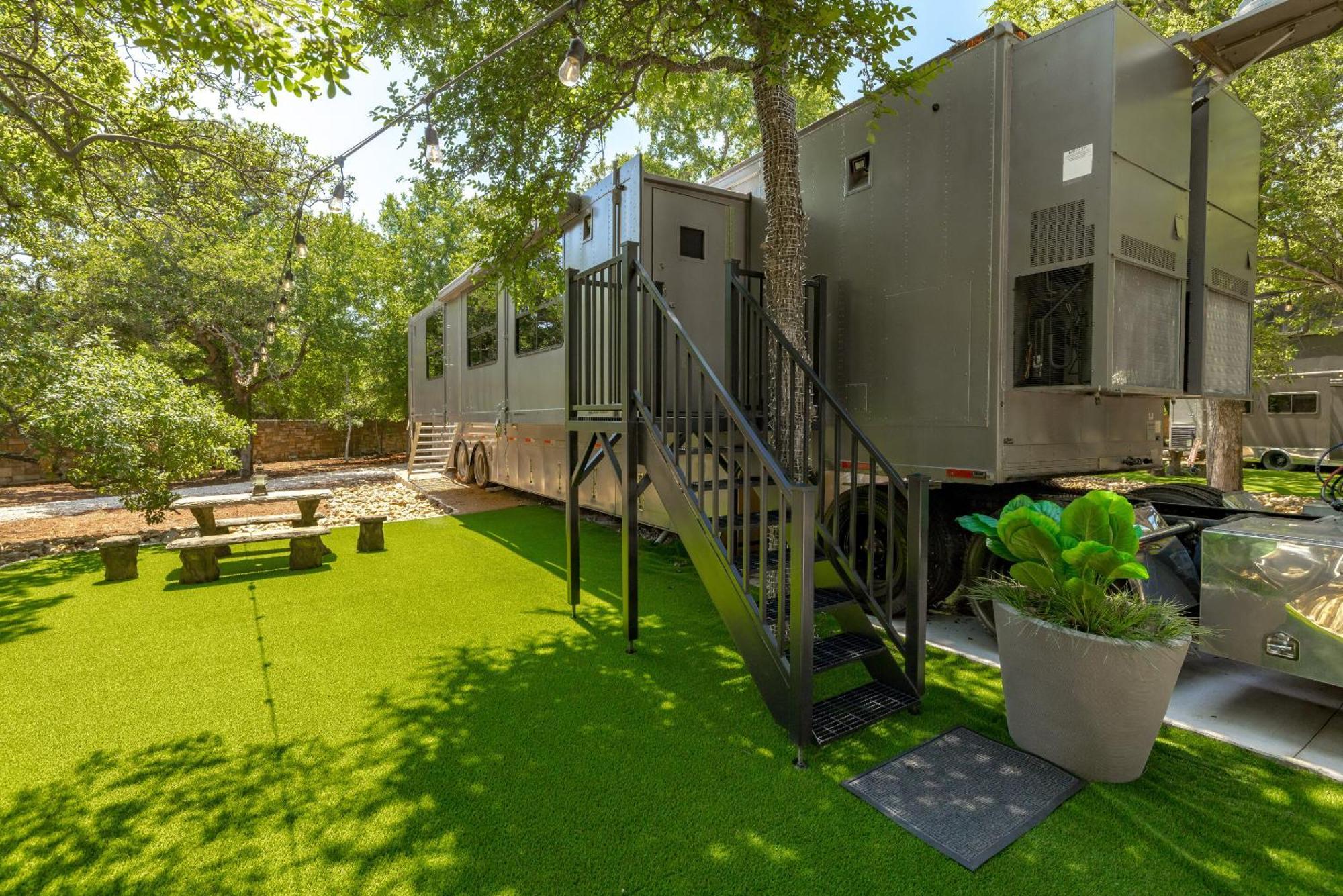 7744 Ranch Glamping Resort Austin Habitación foto